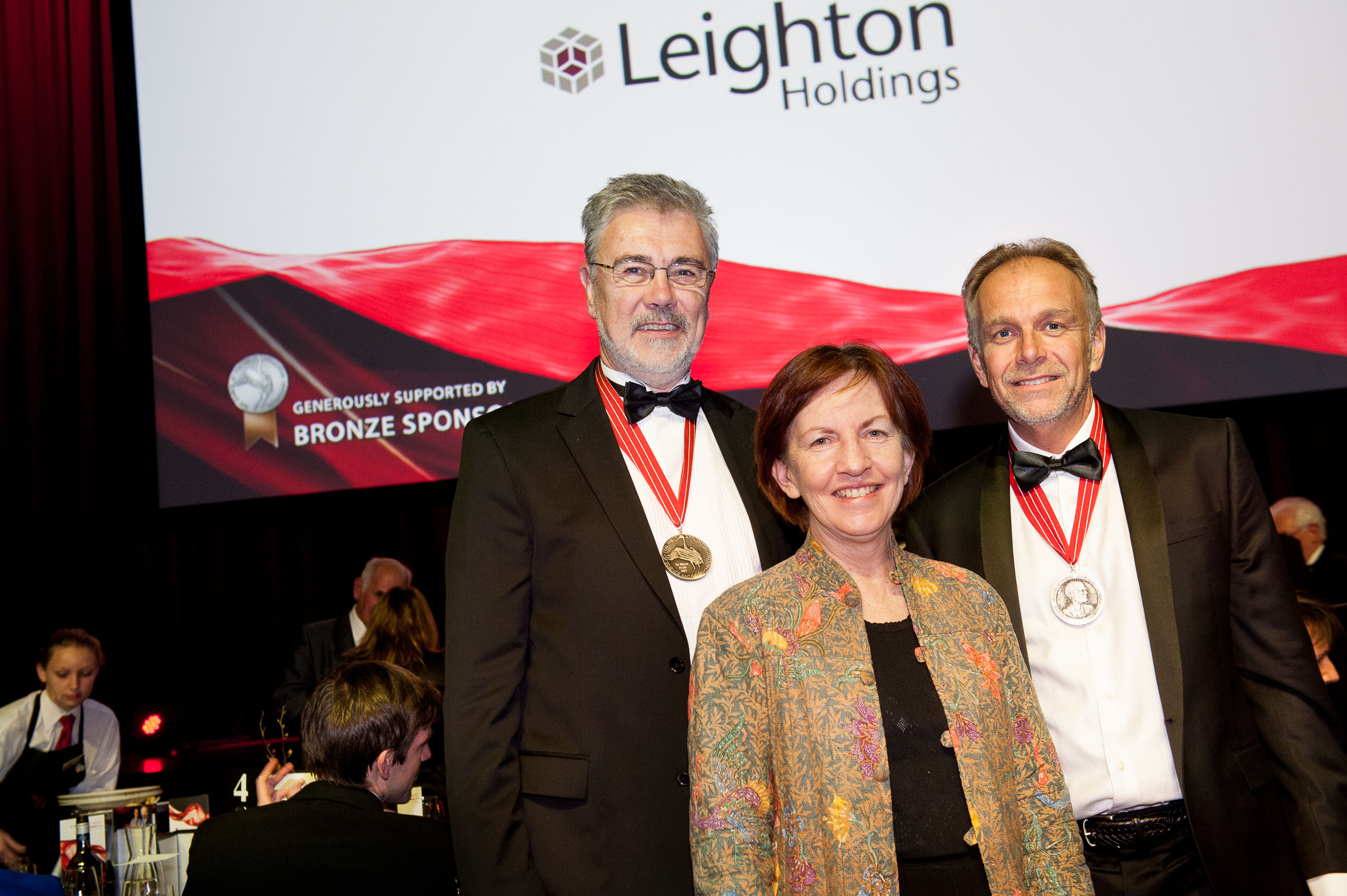 NSW Chief Scientist & Engineer congratulates Sydney-based optical fibre pioneers on Clunies Ross Award